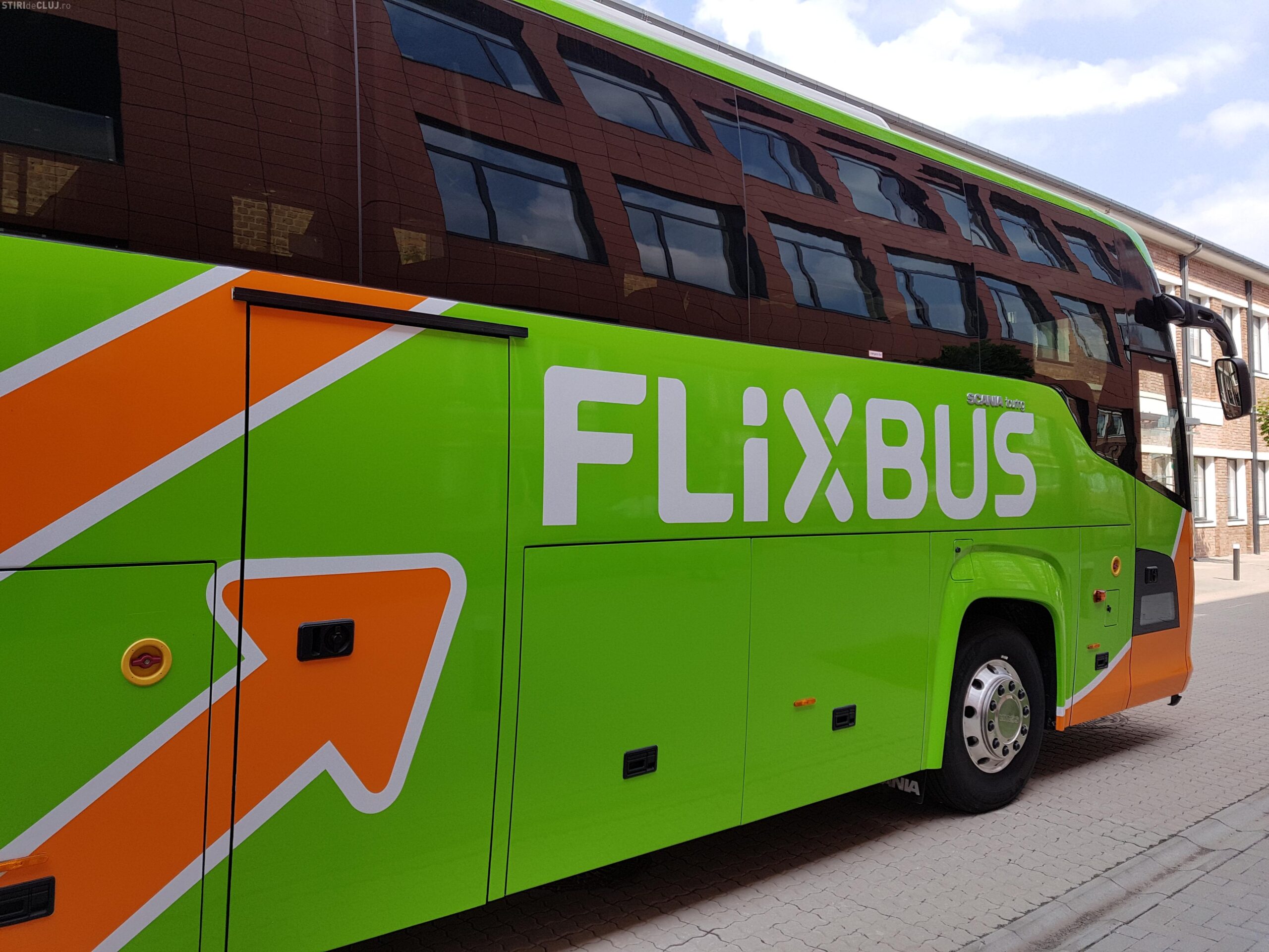 Scripcaru spune „turism”, dar aduce trafic – autobuzele revin în centrul vechi al Brașovului